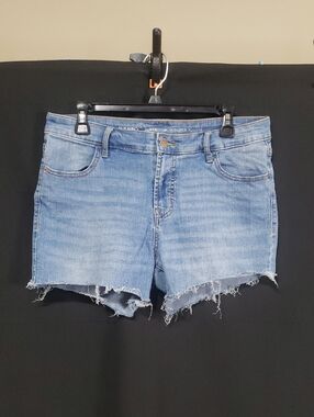 Old Navy Mid-Rise Super Skinny Light Wash Raw Hem Denim Shorts. Size: 12